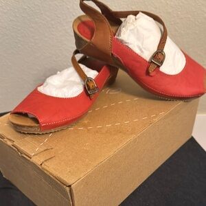 Sundance Red and Brown Sandals with Classic Design
